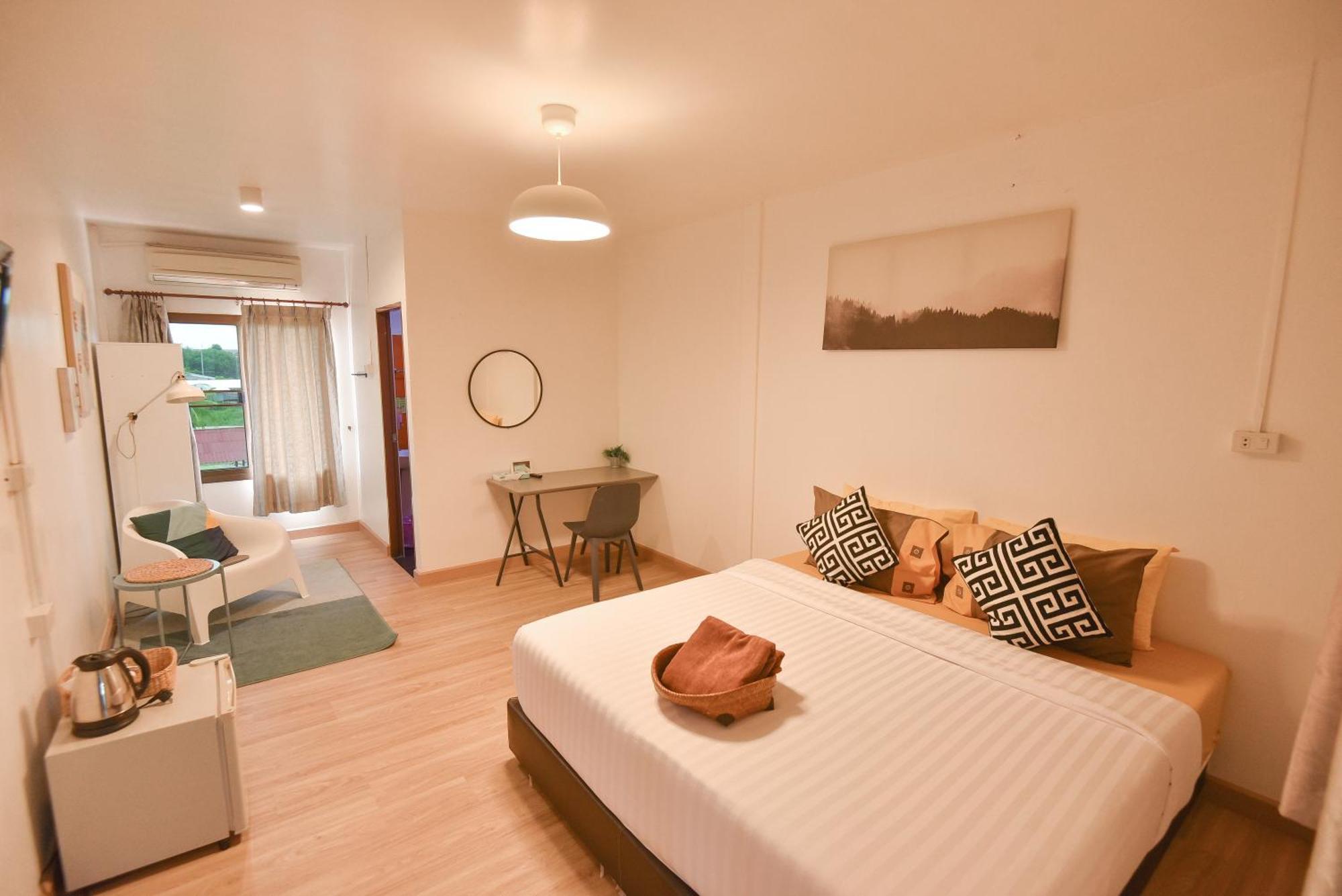 P.U. Inn Resort Пра Након Си Аютая Екстериор снимка